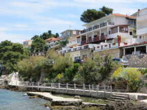 Apartments Makjanić